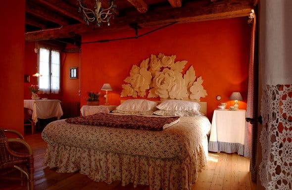 Camera arancio